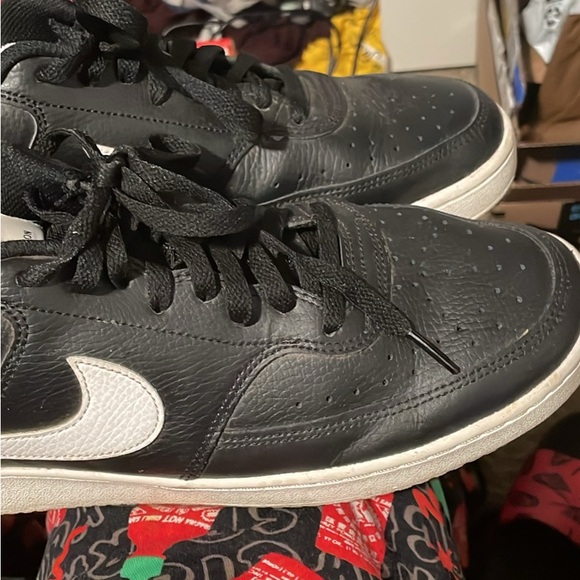 Nike Black and White Sneakers Low-Top Leather - Picture 2 of 3